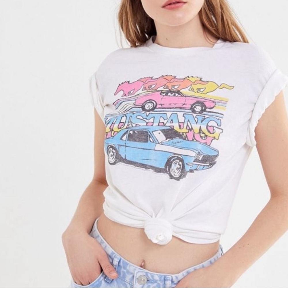 Junk Food Tees Mustang T-Shirt Throwback Graphic White Small Retro Streetwear - Picture 2 of 8